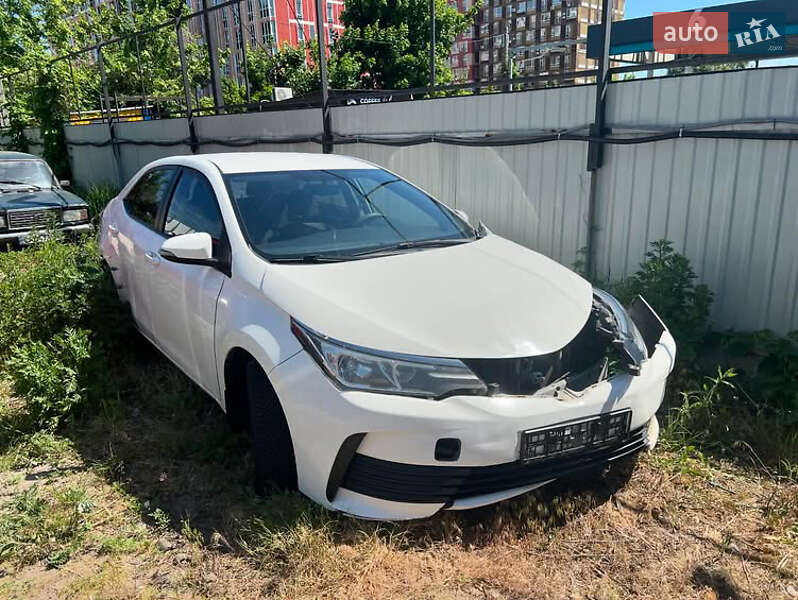 Седан Toyota Corolla 2017 в Києві