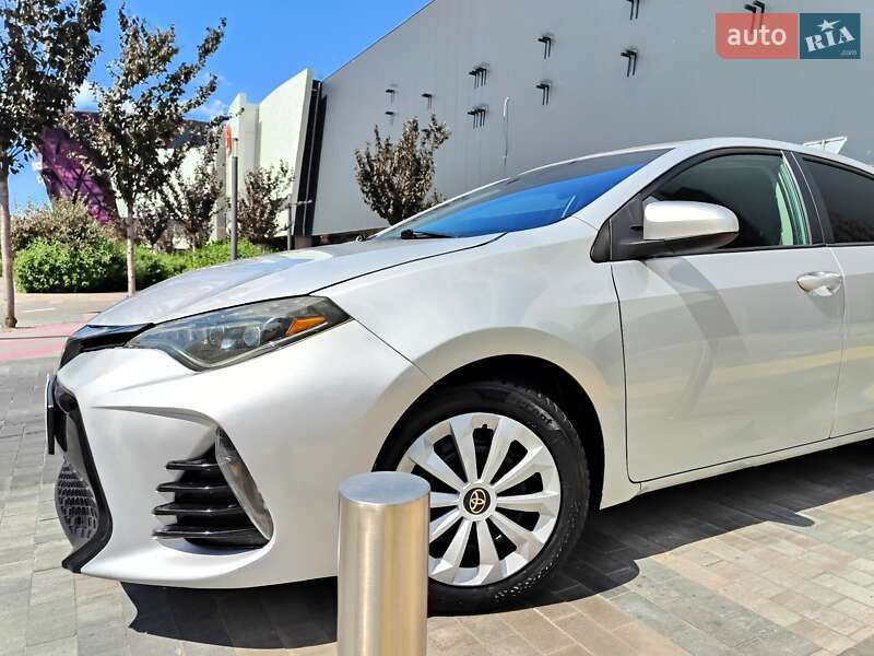Седан Toyota Corolla 2019 в Киеве