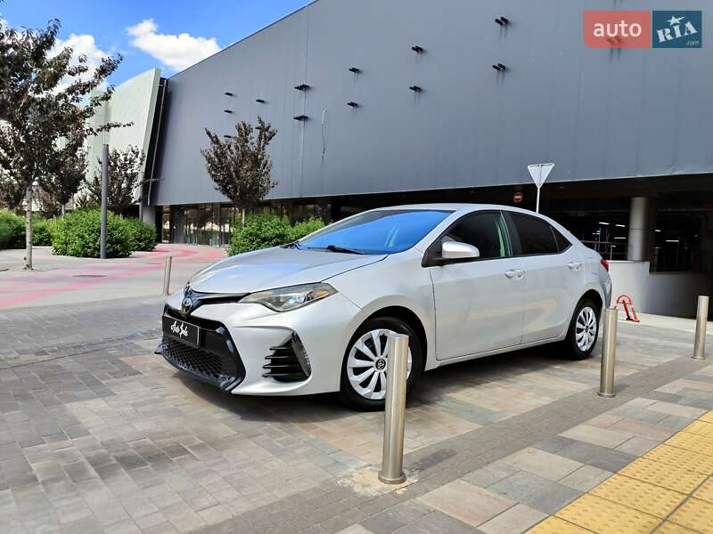 Седан Toyota Corolla 2019 в Киеве