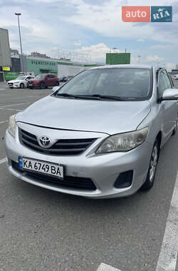 Седан Toyota Corolla 2013 в Києві