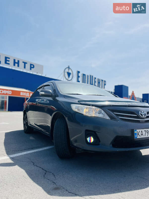 Седан Toyota Corolla 2011 в Каменец-Подольском