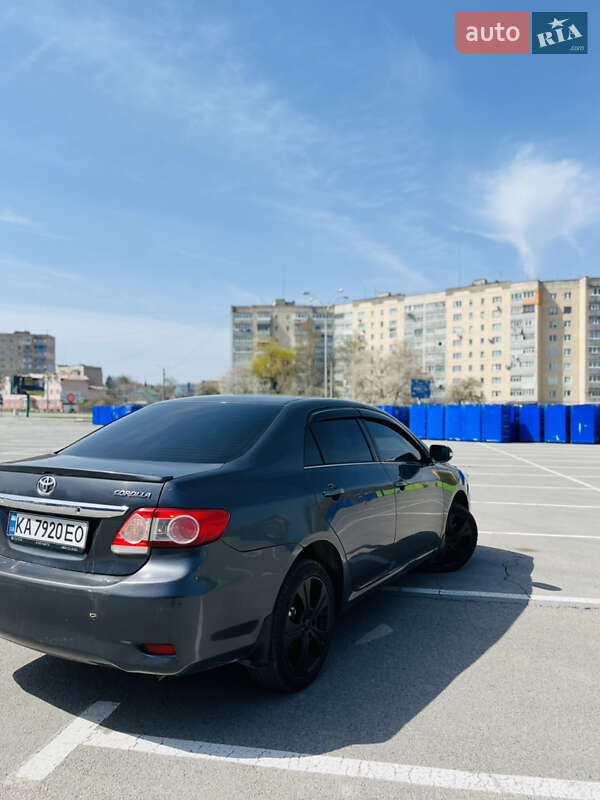 Седан Toyota Corolla 2011 в Каменец-Подольском