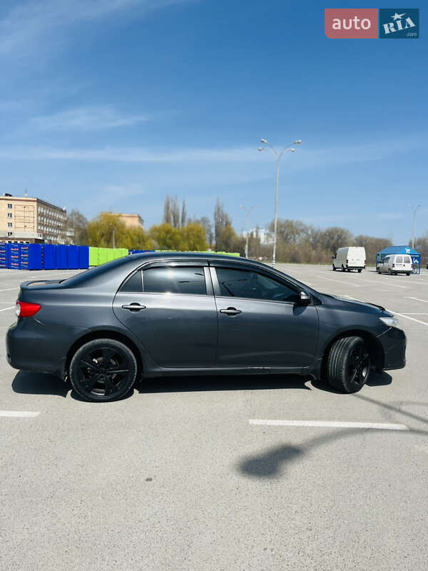 Седан Toyota Corolla 2011 в Каменец-Подольском