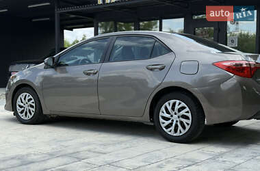 Седан Toyota Corolla 2018 в 
