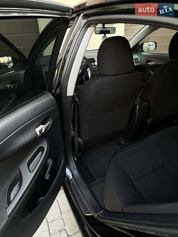 Седан Toyota Corolla 2008 в Тернополе