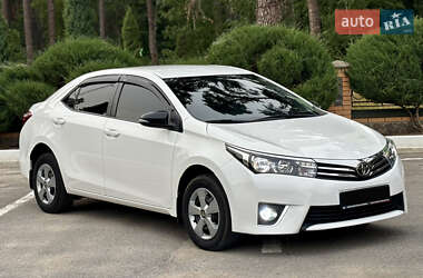 Седан Toyota Corolla 2014 в Лебедине
