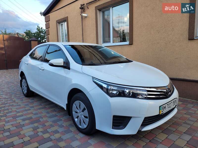Седан Toyota Corolla 2014 в Миргороде