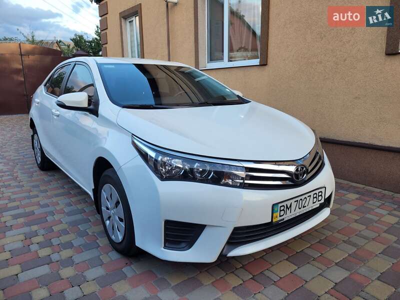 Седан Toyota Corolla 2014 в Миргороде
