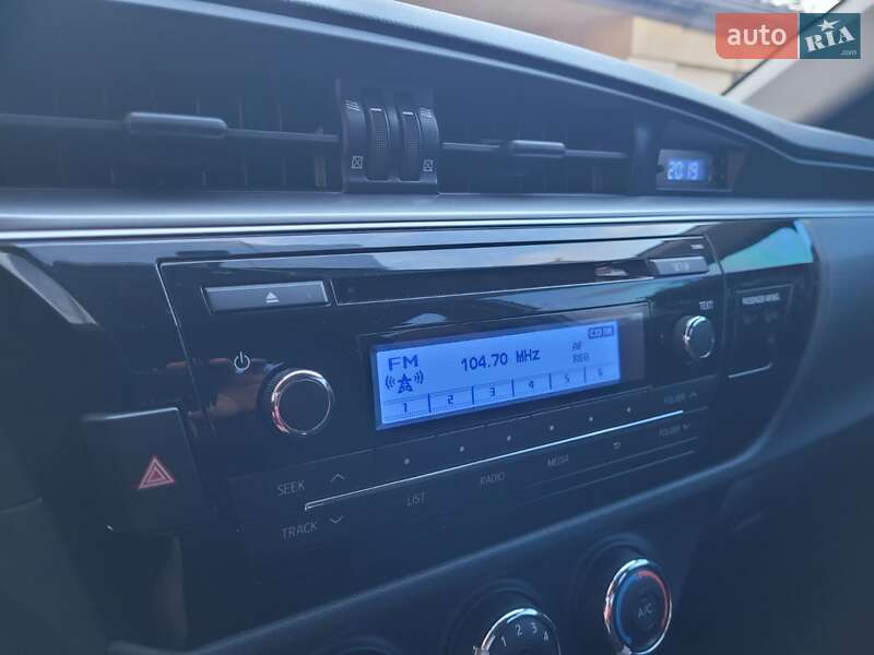 Седан Toyota Corolla 2014 в Миргороде