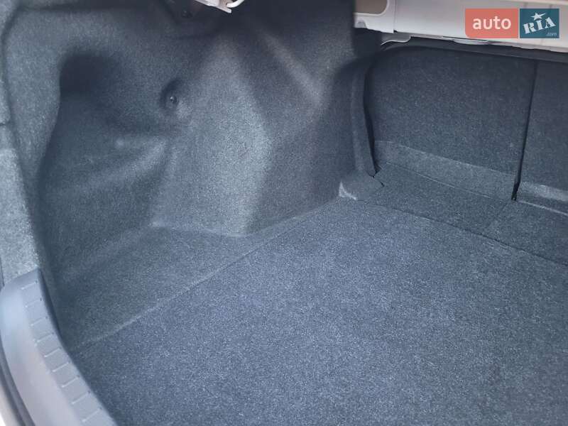 Седан Toyota Corolla 2014 в Миргороде