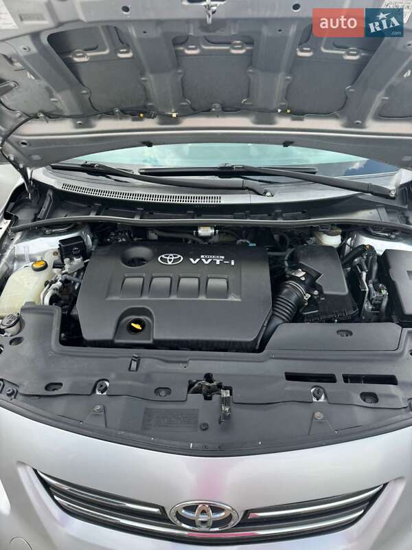 Седан Toyota Corolla 2007 в Кривом Роге