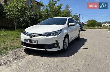 Седан Toyota Corolla 2017 в Харкові