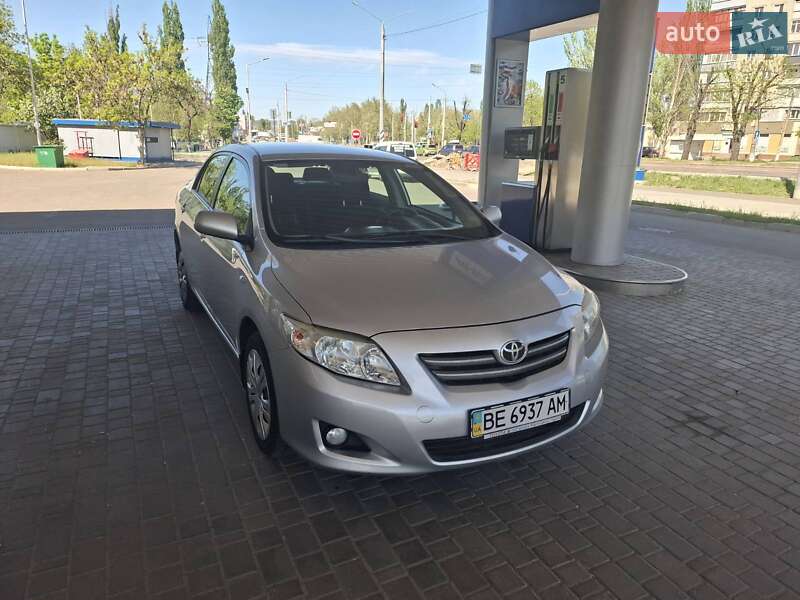 Седан Toyota Corolla 2008 в Николаеве