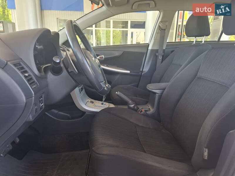 Седан Toyota Corolla 2008 в Николаеве
