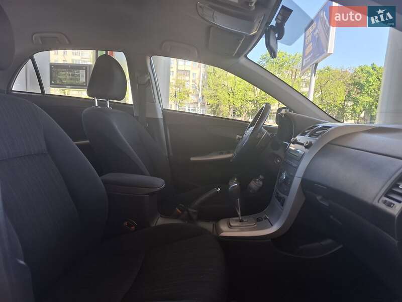 Седан Toyota Corolla 2008 в Николаеве