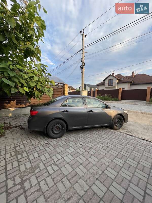 Седан Toyota Corolla 2008 в Гатном