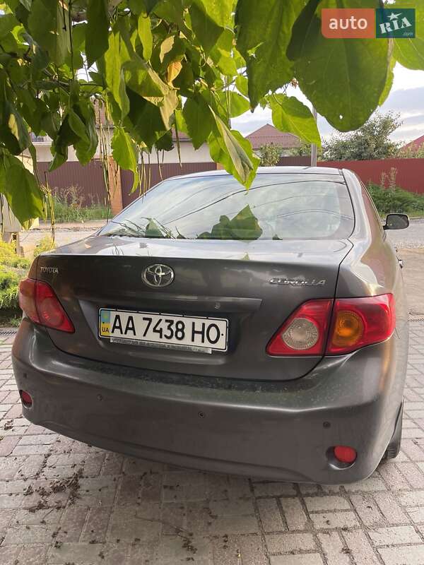 Седан Toyota Corolla 2008 в Гатном