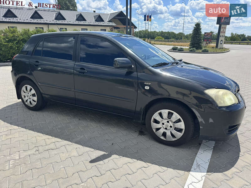 Хэтчбек Toyota Corolla 2004 в Виннице