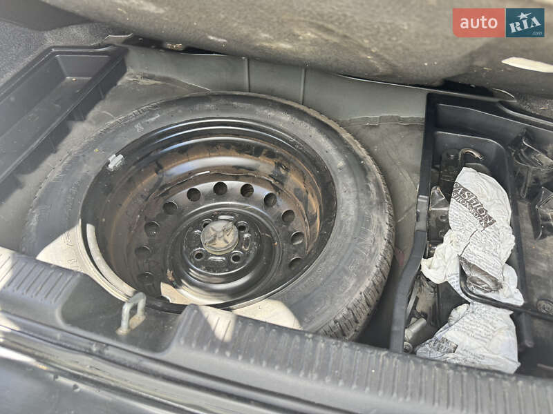 Хэтчбек Toyota Corolla 2004 в Виннице
