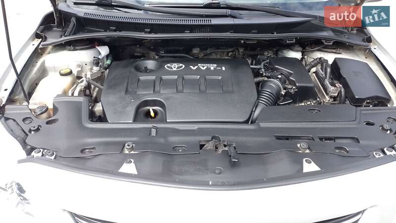 Седан Toyota Corolla 2008 в Хмельницькому