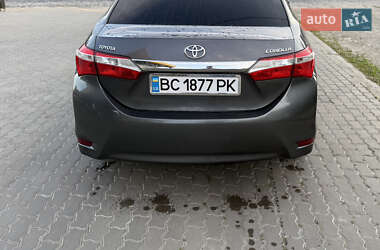 Седан Toyota Corolla 2013 в 