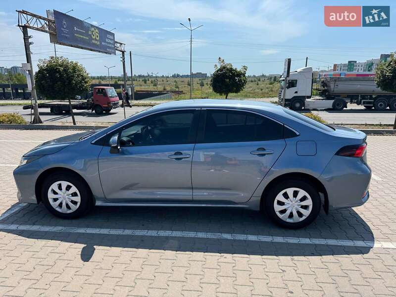 Седан Toyota Corolla 2022 в Києві