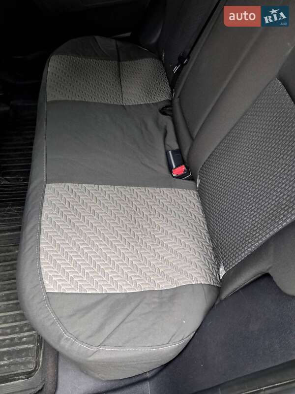 Седан Toyota Corolla 2013 в Трускавце
