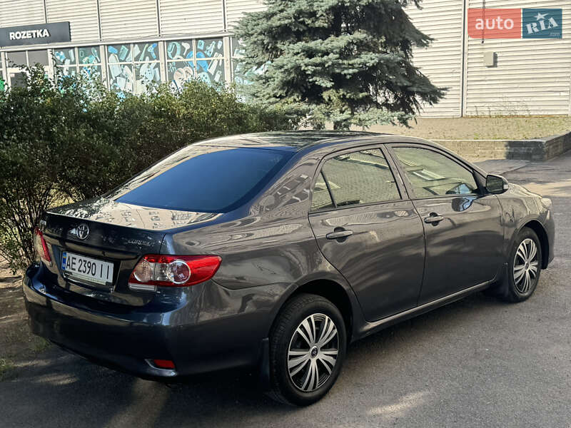 Седан Toyota Corolla 2010 в Дніпрі