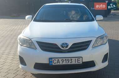 Седан Toyota Corolla 2013 в Новому Бузі