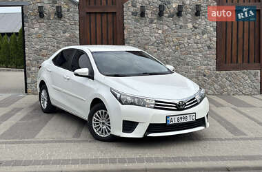 Седан Toyota Corolla 2015 в 