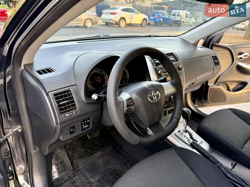 Седан Toyota Corolla 2013 в Одессе