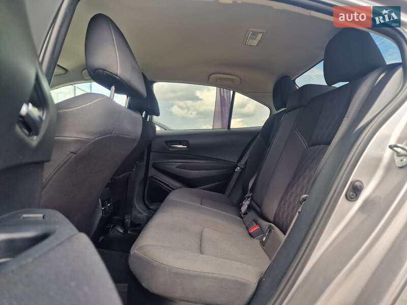 Седан Toyota Corolla 2019 в Рівному