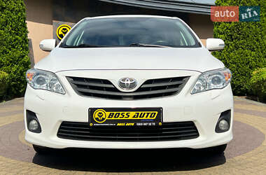 Седан Toyota Corolla 2013 в 