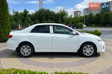 Седан Toyota Corolla 2013 в 
