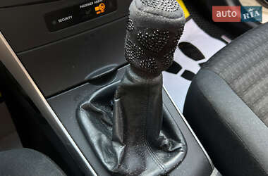 Седан Toyota Corolla 2013 в 