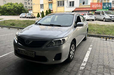 Седан Toyota Corolla 2012 в Киеве