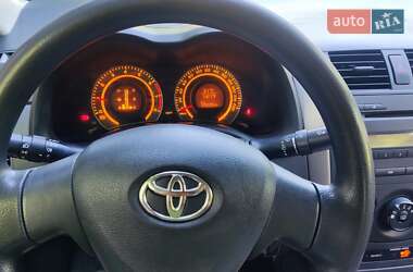Седан Toyota Corolla 2009 в 