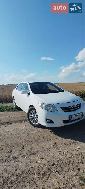 Седан Toyota Corolla 2008 в Тернополі