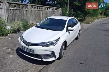Седан Toyota Corolla 2016 в 