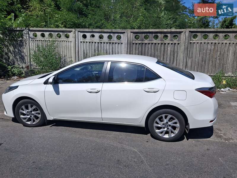 Toyota Corolla 2016