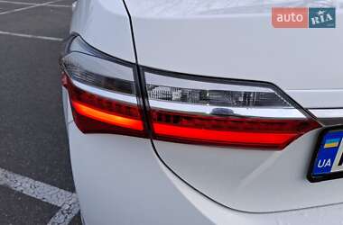 Седан Toyota Corolla 2016 в 