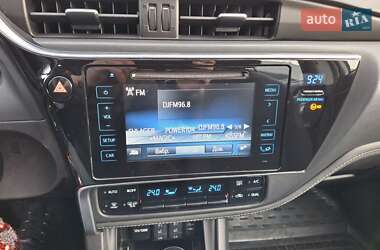 Седан Toyota Corolla 2016 в 