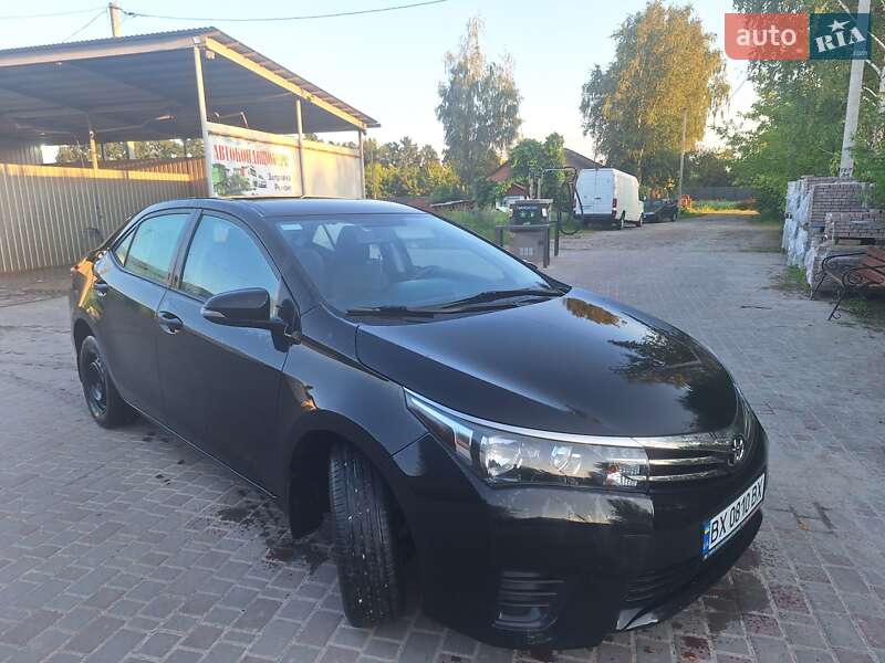 Седан Toyota Corolla 2016 в 