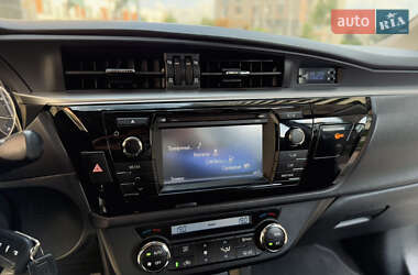 Седан Toyota Corolla 2014 в 