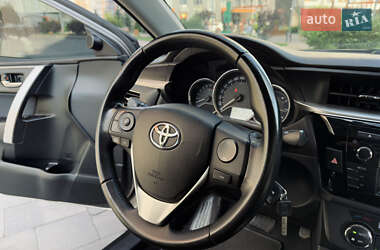 Седан Toyota Corolla 2014 в 