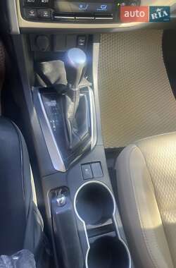 Седан Toyota Corolla 2018 в 