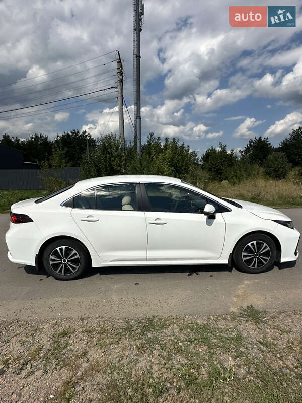 Седан Toyota Corolla 2019 в Умани