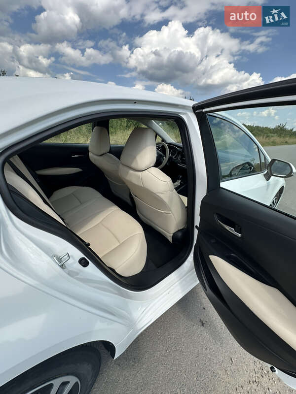 Седан Toyota Corolla 2019 в Умани