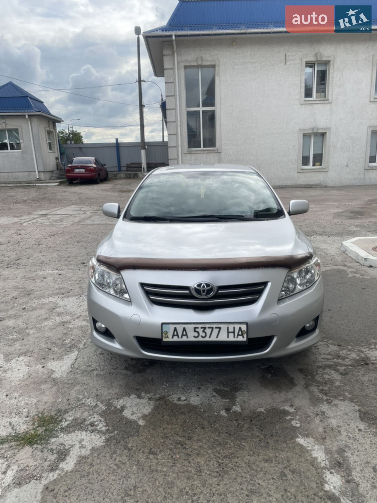 Toyota Corolla 2018 VIN 5YFBURHE1JP818300 фото оголошення 2 з 19