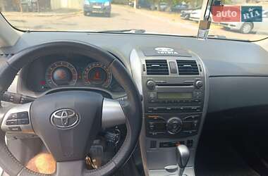 Седан Toyota Corolla 2013 в 